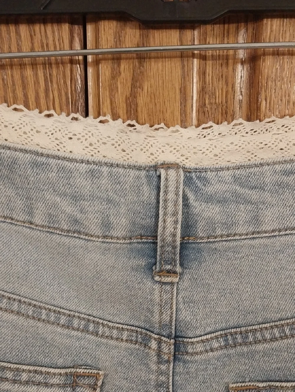 Elevated Lace Waistband NWT Mid-Rise Denim Shorts Sz 16 Light Blue Wsh 3